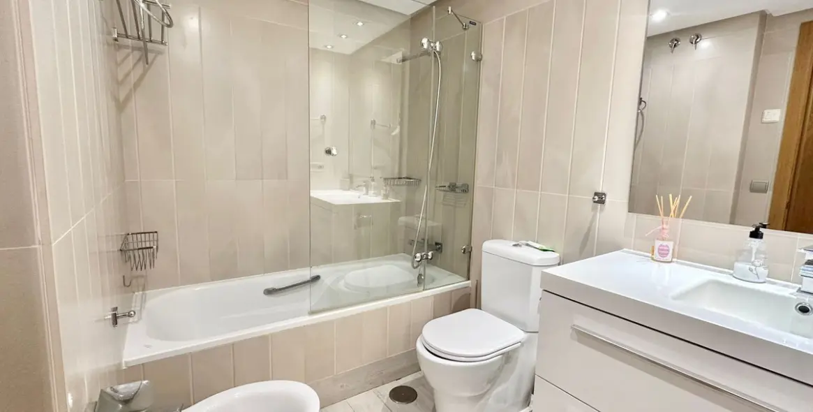 Venta de apartamento en planta media en San Pedro de Alcántara 18