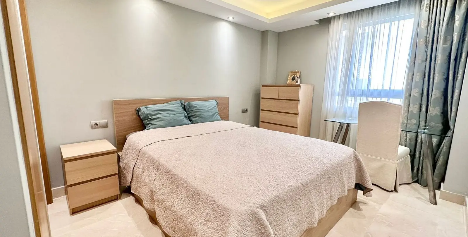 Sale of middle floor apartment in San Pedro de Alcántara 4