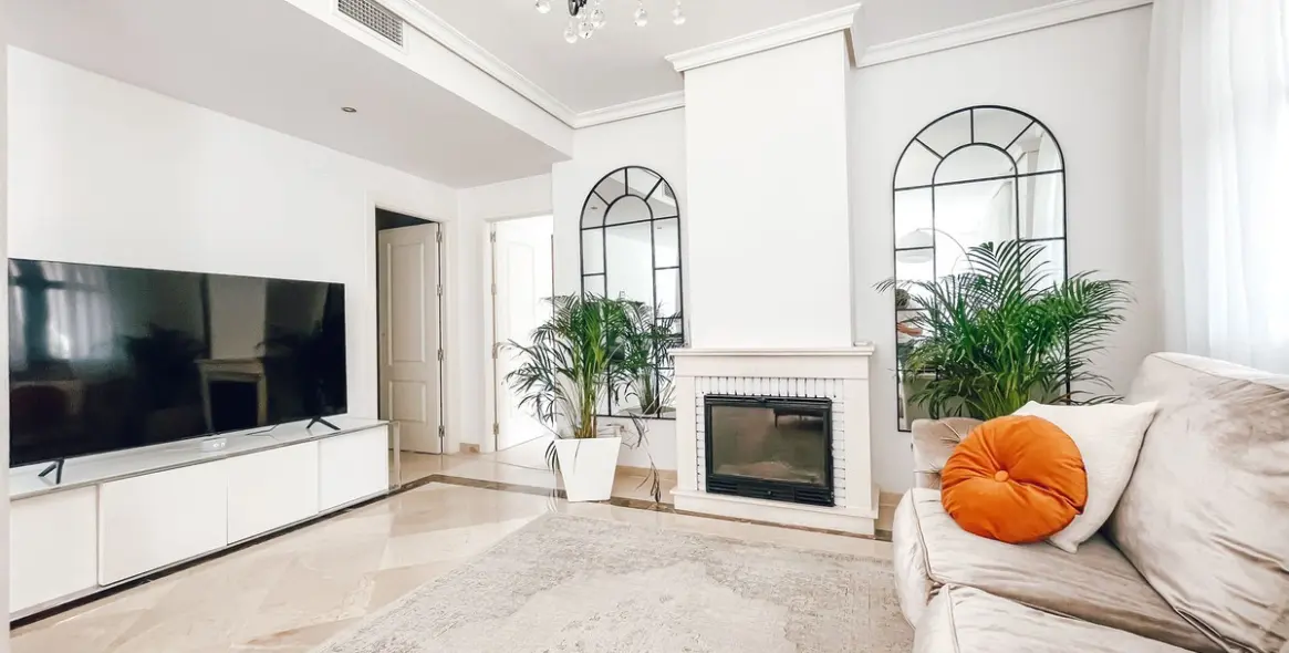 Venta de apartamento en planta baja en Puerto Banús 1