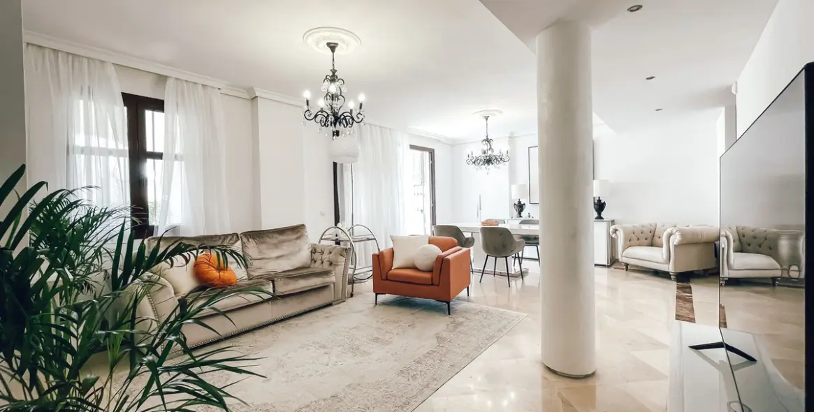 Venta de apartamento en planta baja en Puerto Banús 8