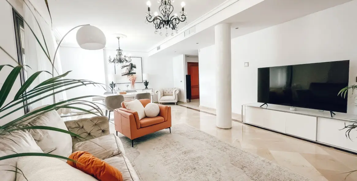 Venta de apartamento en planta baja en Puerto Banús 9