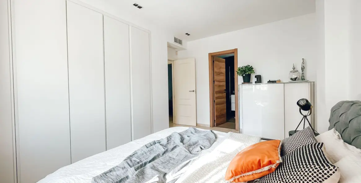 Venta de apartamento en planta baja en Puerto Banús 12