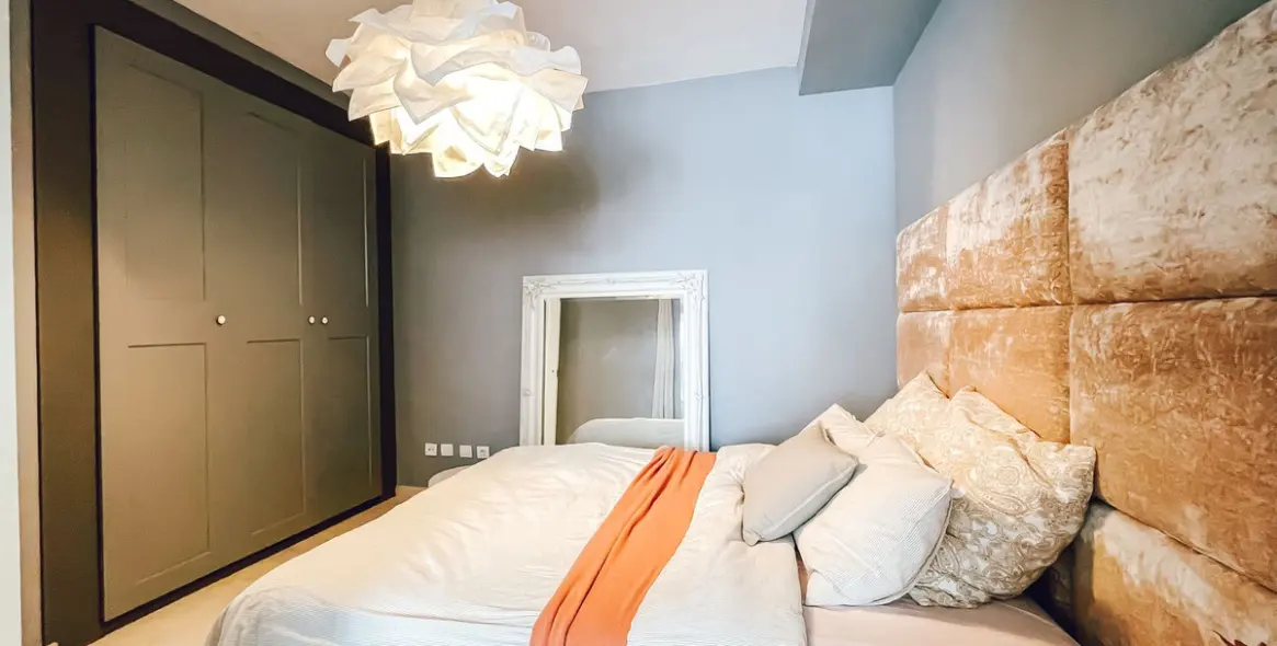 Venta de apartamento en planta baja en Puerto Banús 15