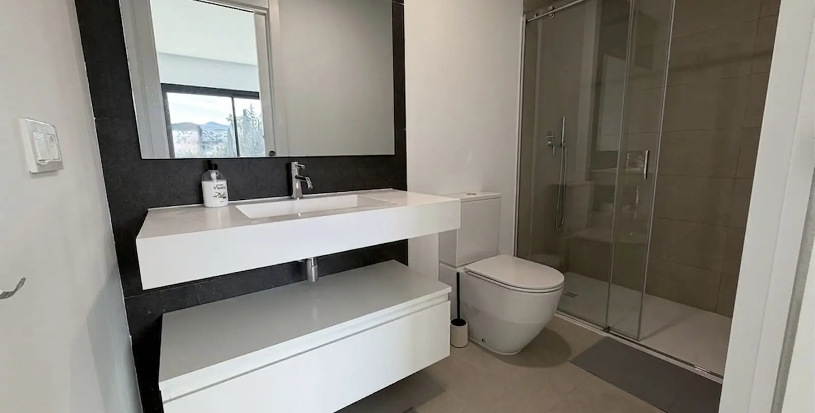 Продажа дома на две семьи в Atalaya 23