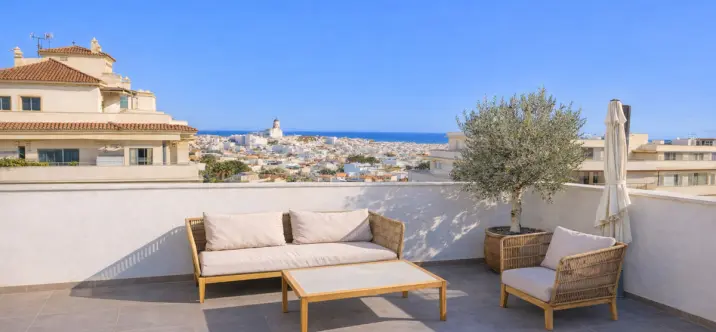 Продажа пентхауса в Estepona 0