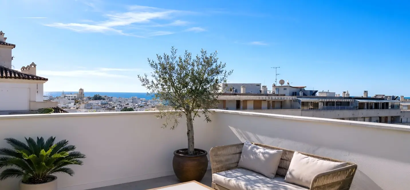 Продажа пентхауса в Estepona 0