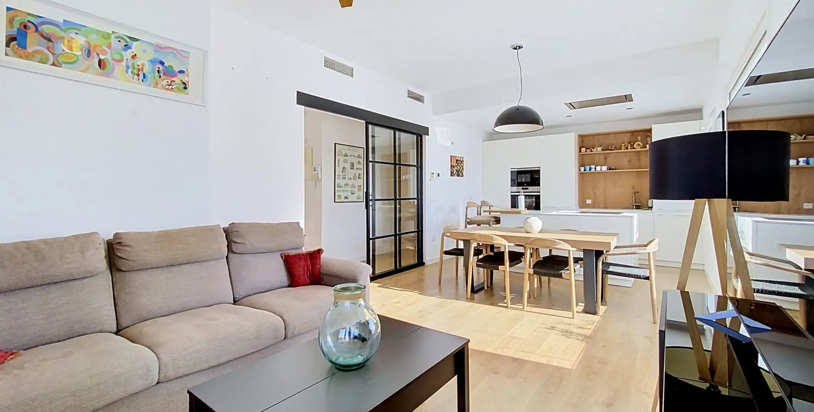 Sale of penthouse in Estepona 2