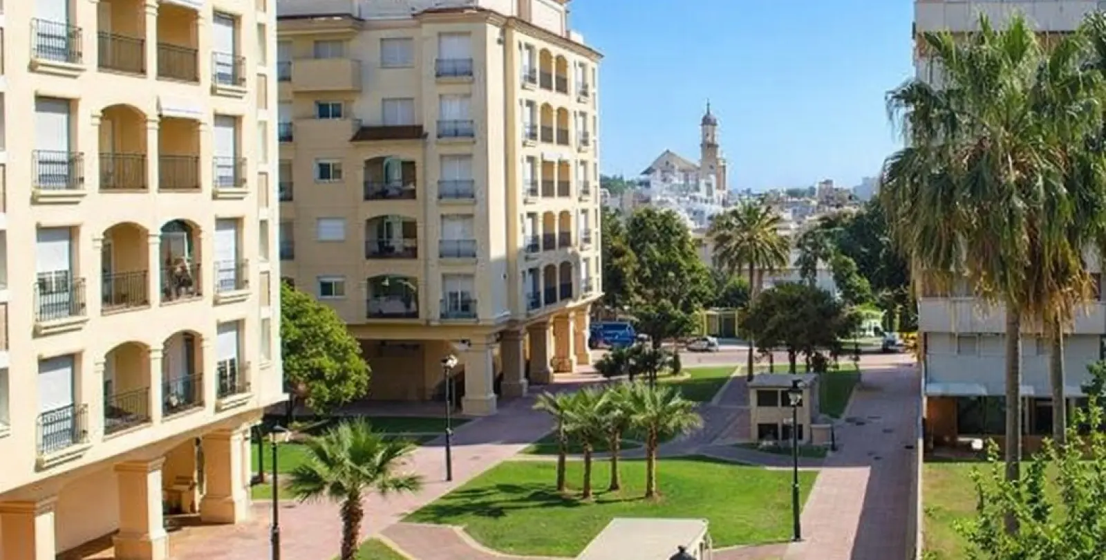 Sale of penthouse in Estepona 7
