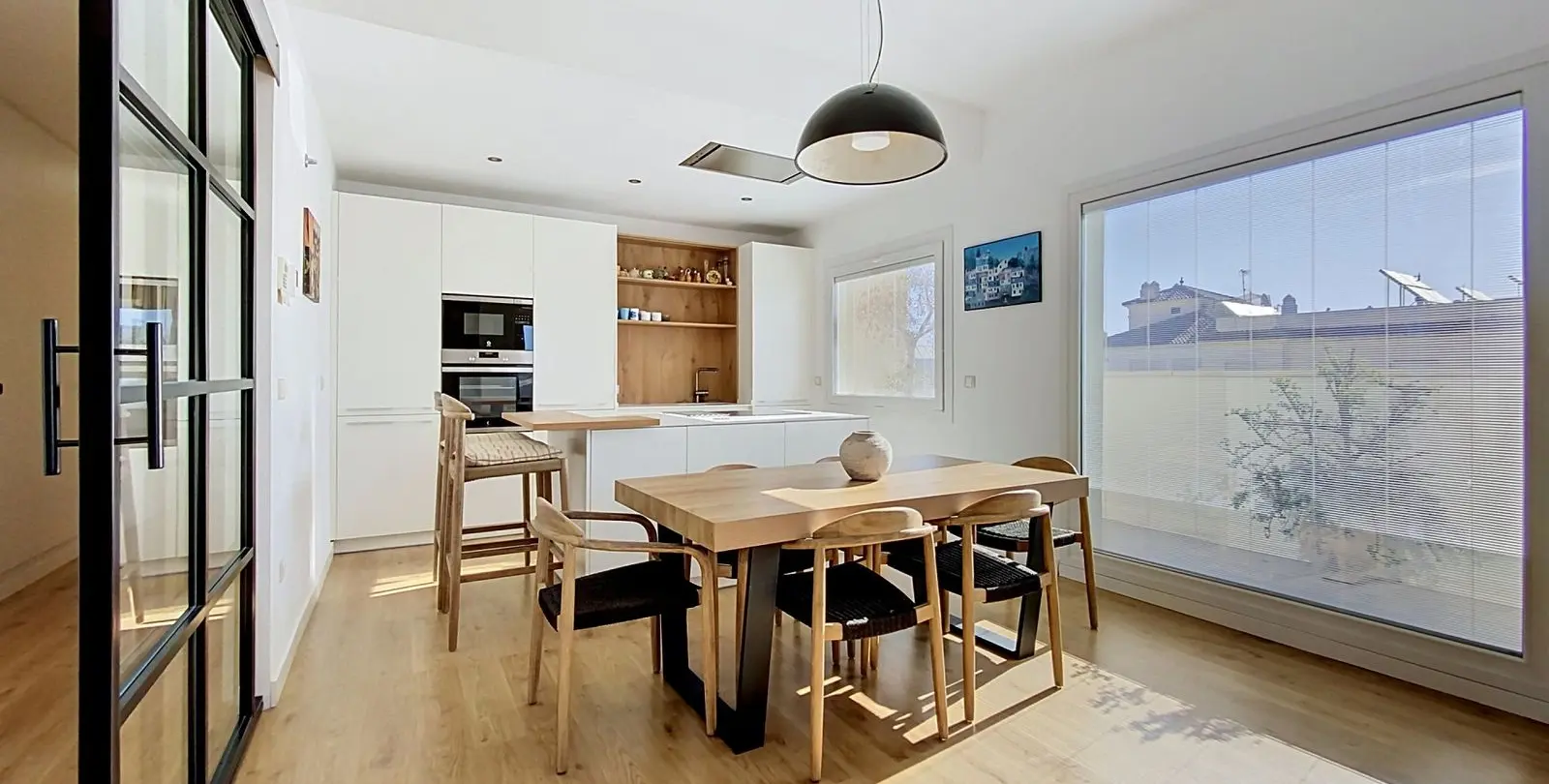 Sale of penthouse in Estepona 11