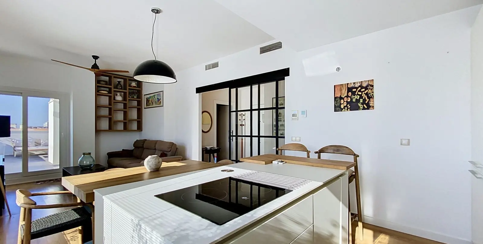 Sale of penthouse in Estepona 12