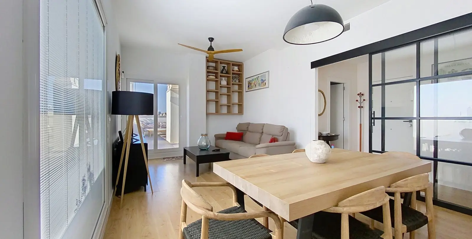 Sale of penthouse in Estepona 15
