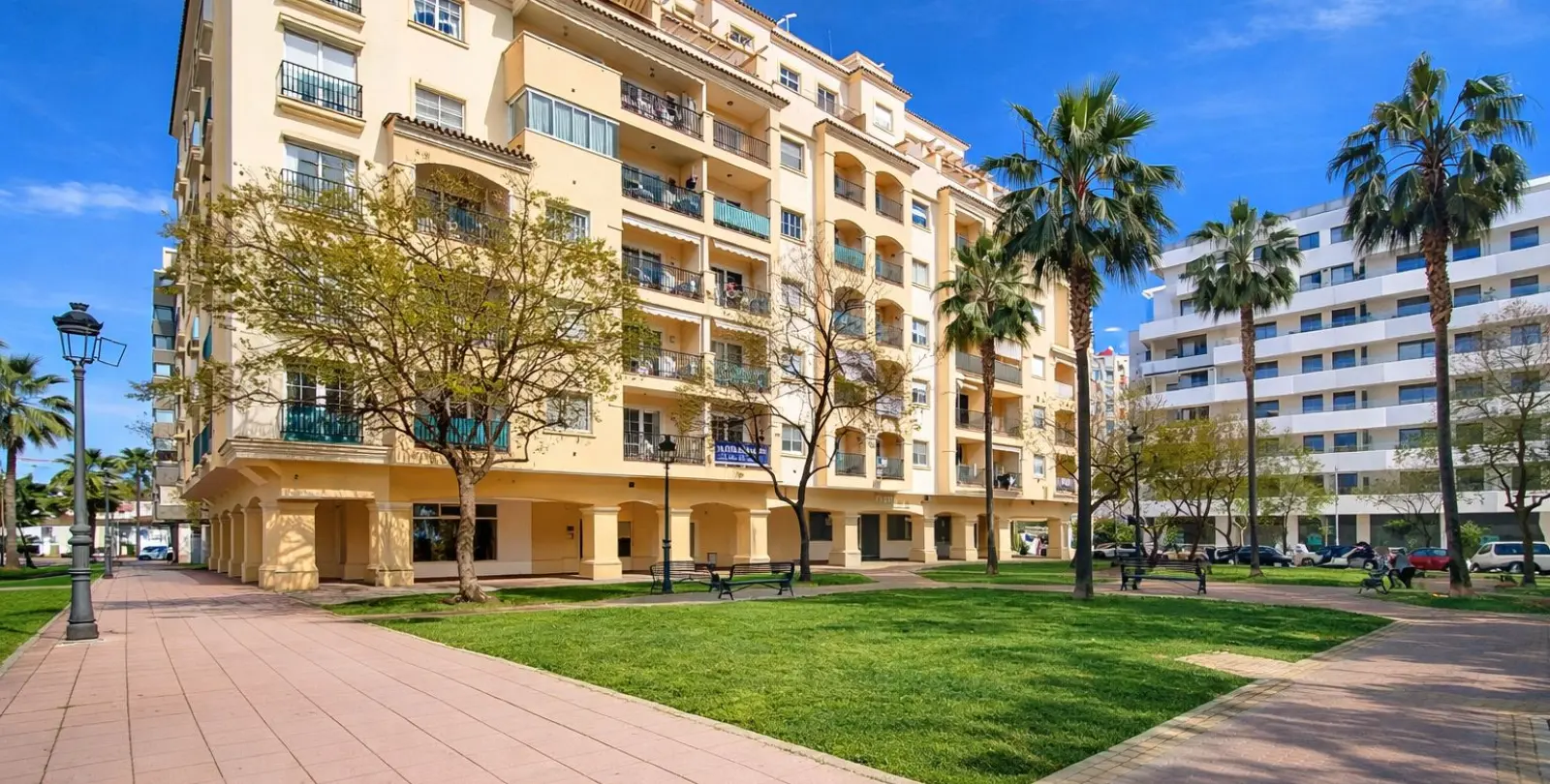 Sale of penthouse in Estepona 50