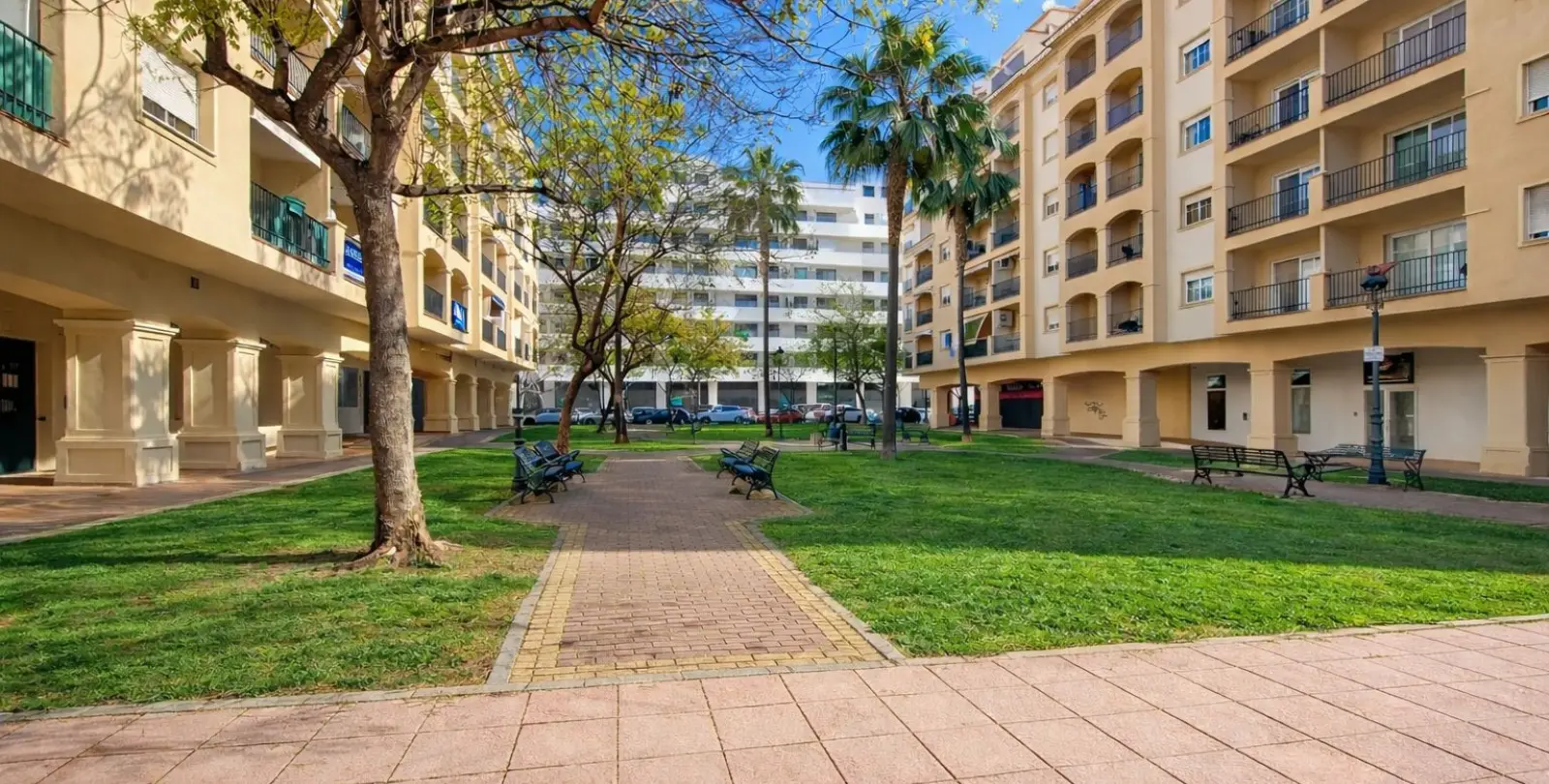 Sale of penthouse in Estepona 51