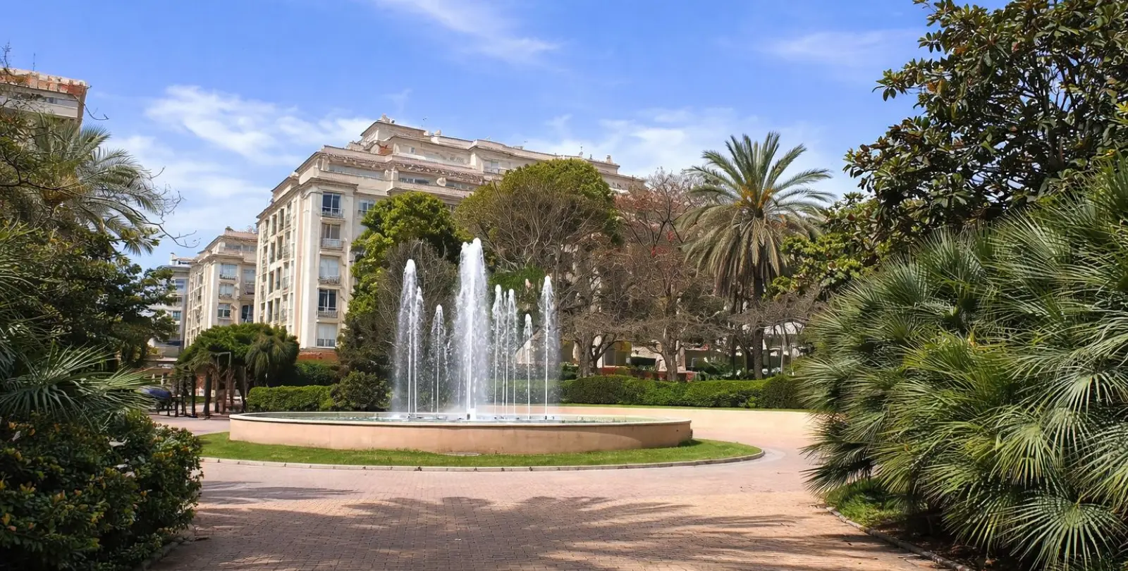 Sale of penthouse in Estepona 54