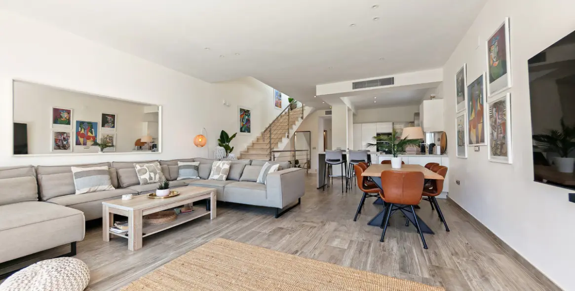 Продажа дома на две семьи в Riviera del Sol 3