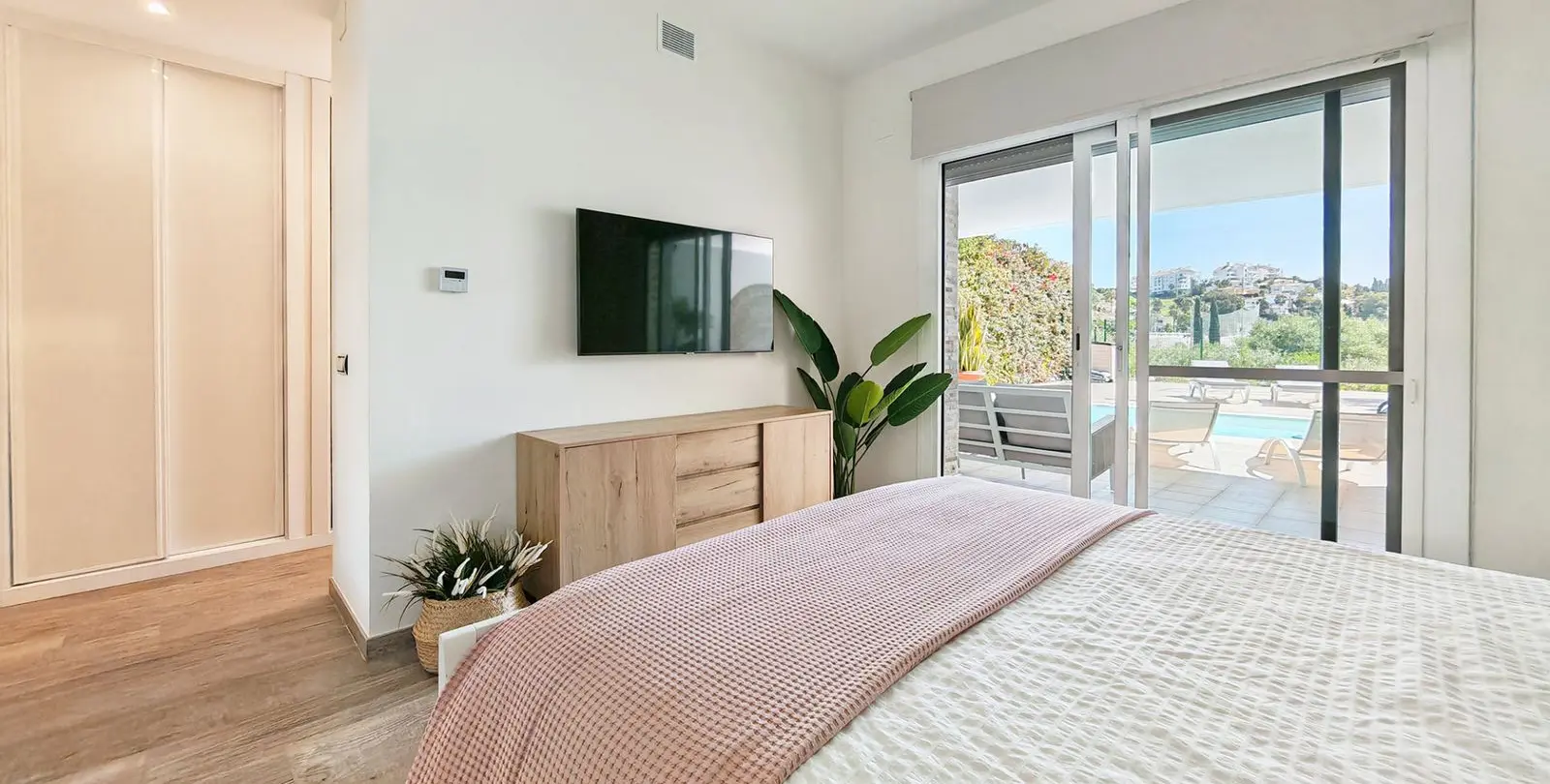Продажа дома на две семьи в Riviera del Sol 18