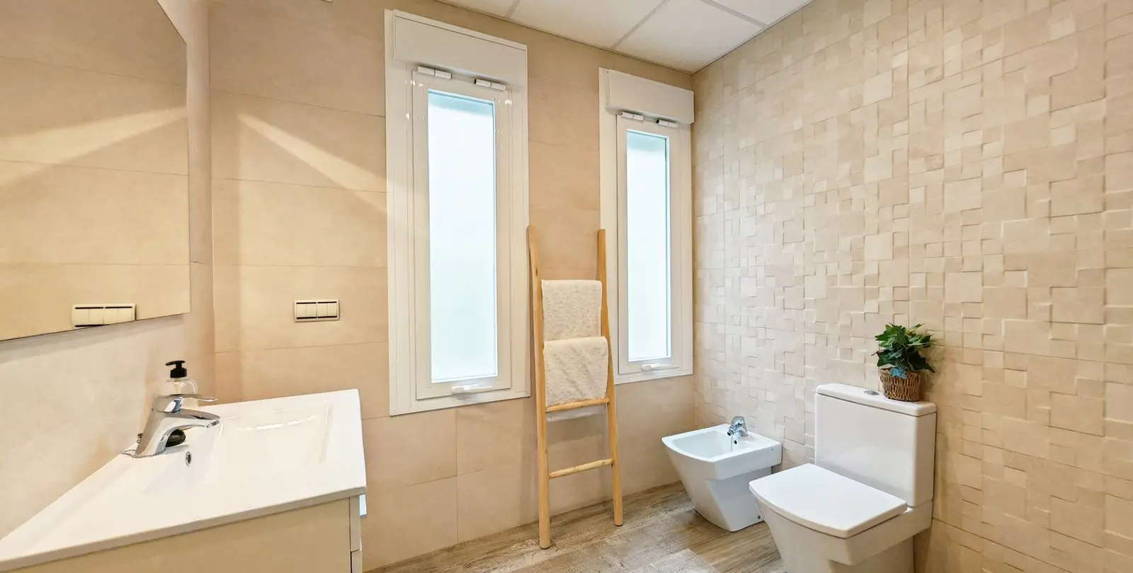 Продажа дома на две семьи в Riviera del Sol 25