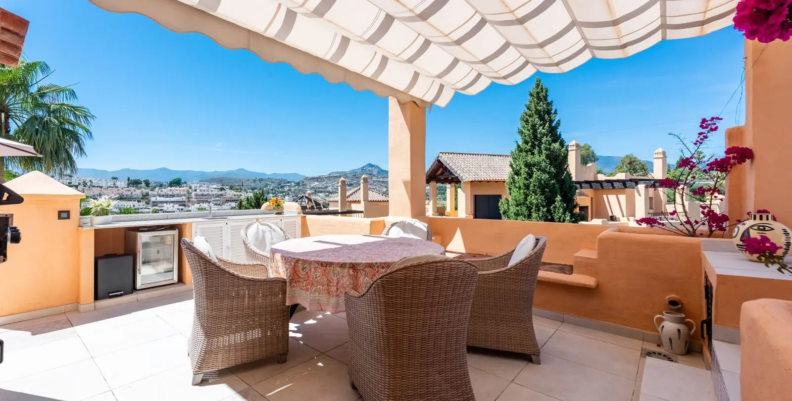 Sale of penthouse duplex in Atalaya 1