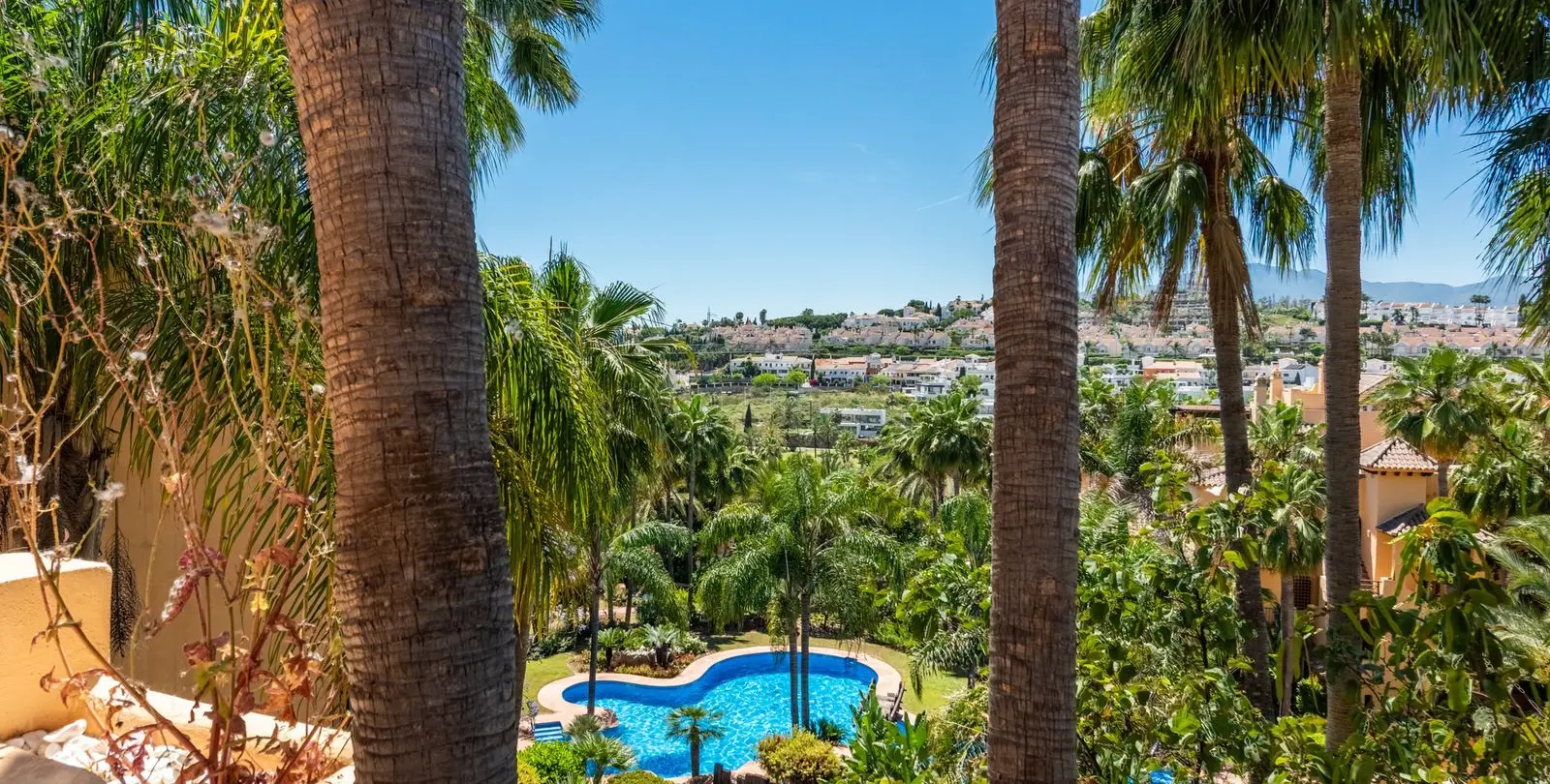 Sale of penthouse duplex in Atalaya 2