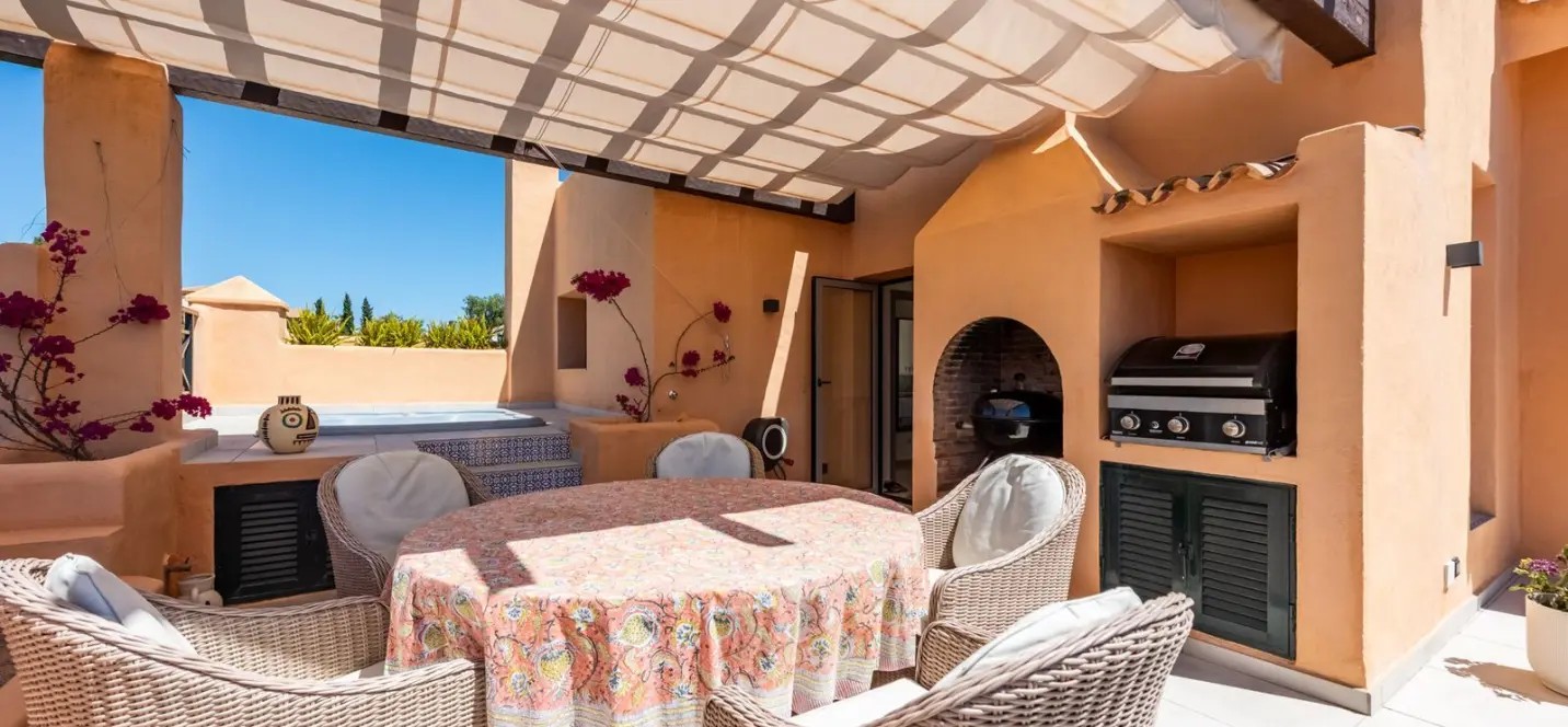 Sale of penthouse duplex in Atalaya 2