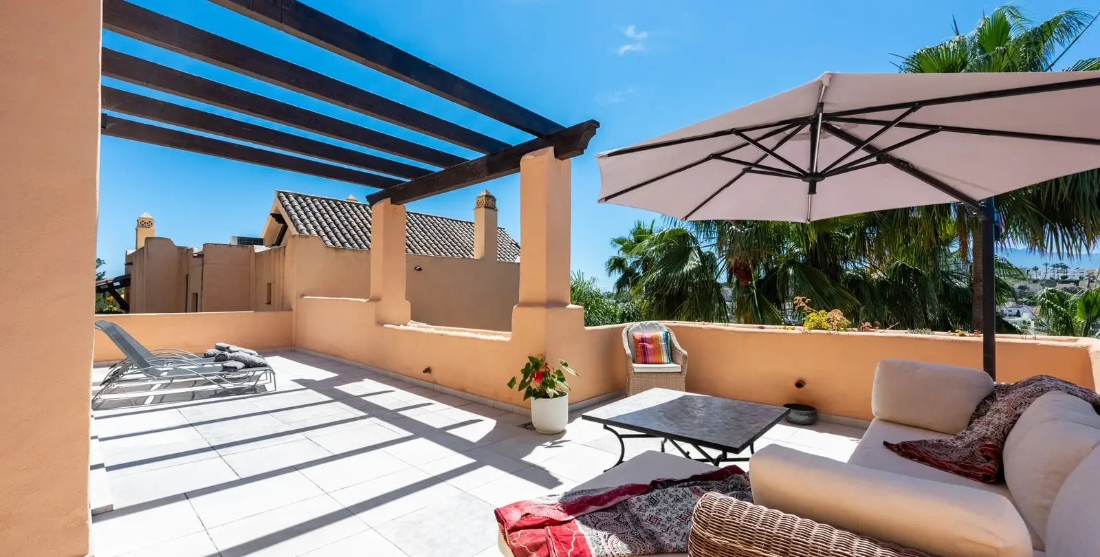 Sale of penthouse duplex in Atalaya 4
