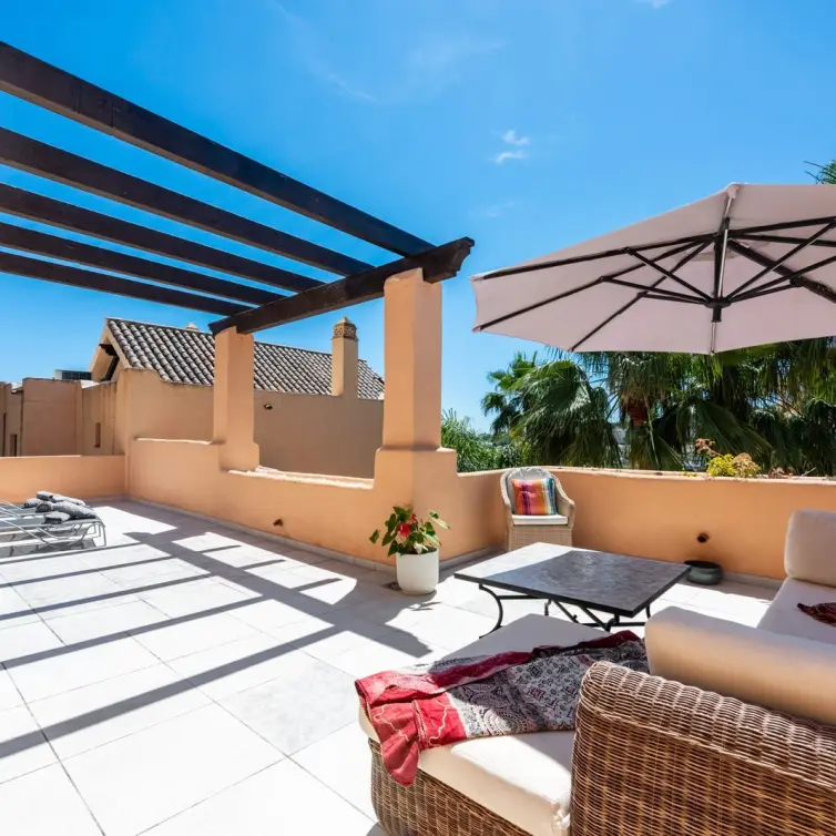 Sale of penthouse duplex in Atalaya