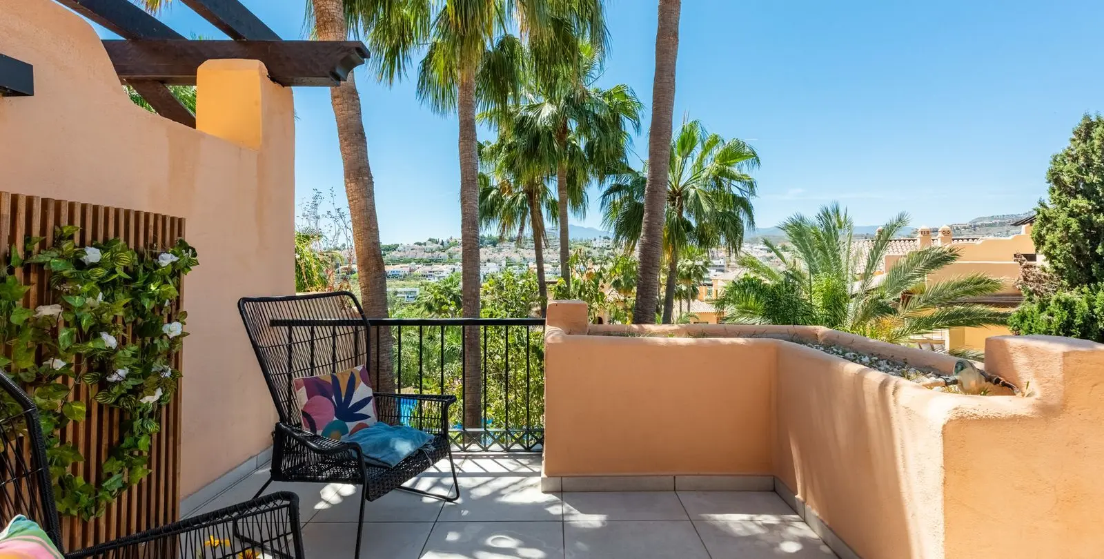 Sale of penthouse duplex in Atalaya 5