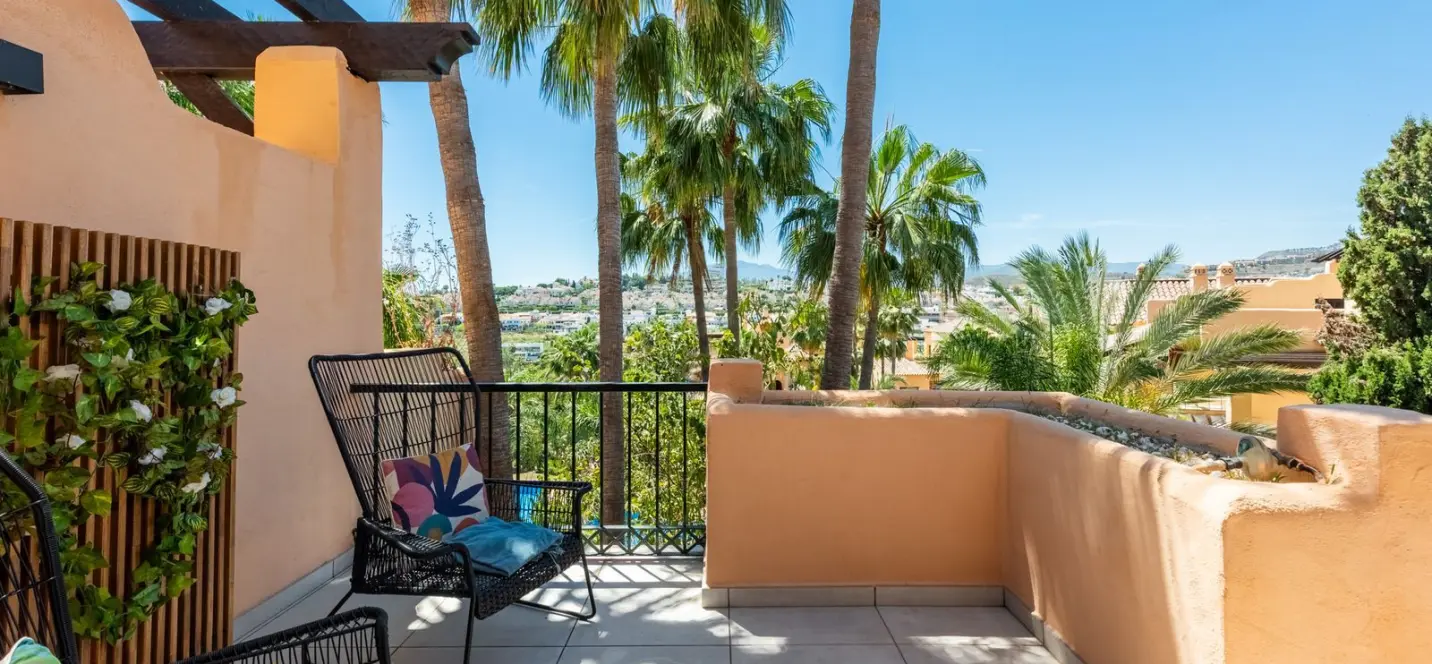 Sale of penthouse duplex in Atalaya 4
