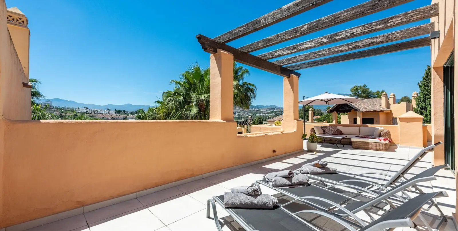 Sale of penthouse duplex in Atalaya 7