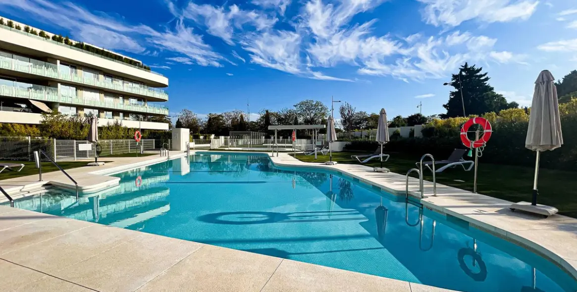 Sale of middle floor apartment in San Pedro de Alcántara 1