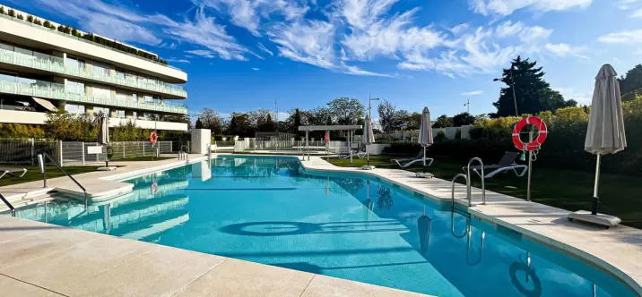 Sale of middle floor apartment in San Pedro de Alcántara 0