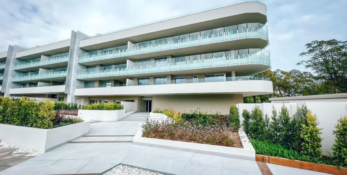 Sale of middle floor apartment in San Pedro de Alcántara 2