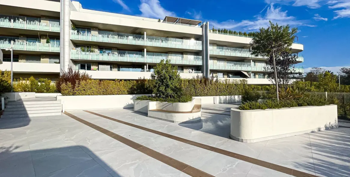 Sale of middle floor apartment in San Pedro de Alcántara 3