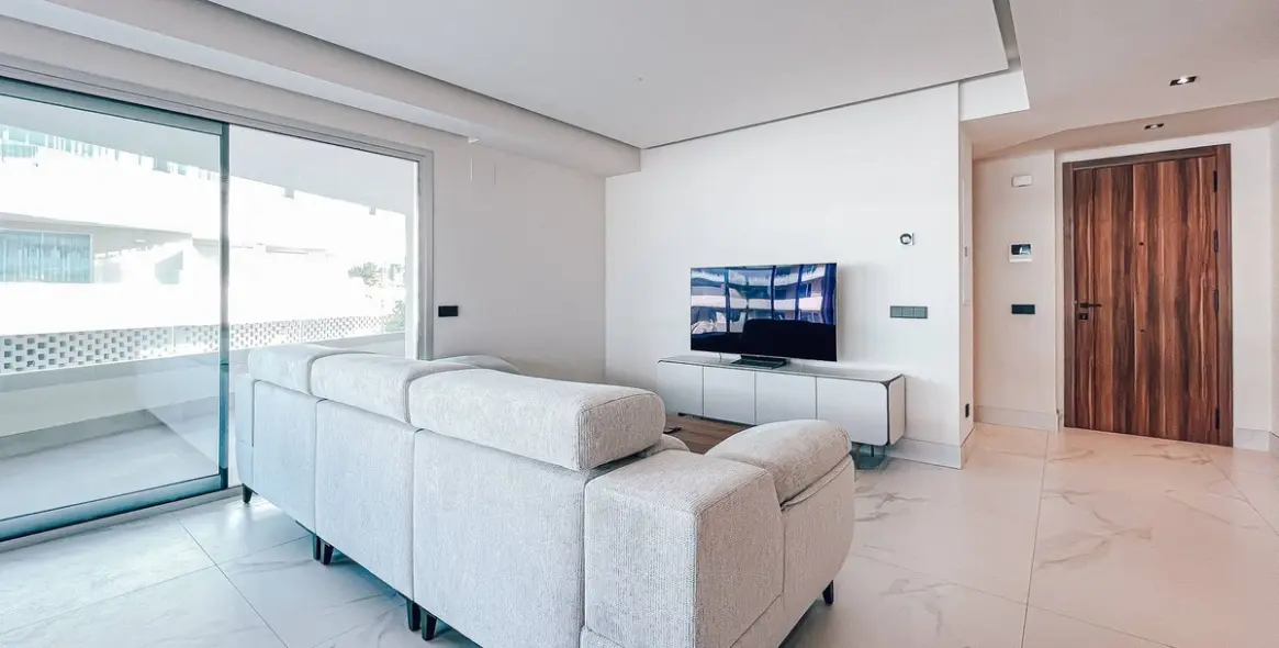 Sale of middle floor apartment in San Pedro de Alcántara 11