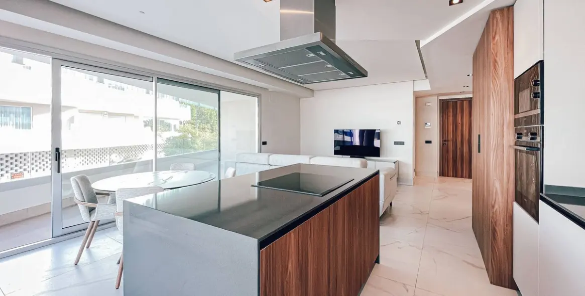 Sale of middle floor apartment in San Pedro de Alcántara 13