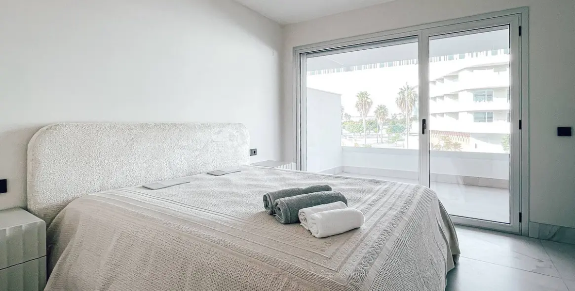 Sale of middle floor apartment in San Pedro de Alcántara 14
