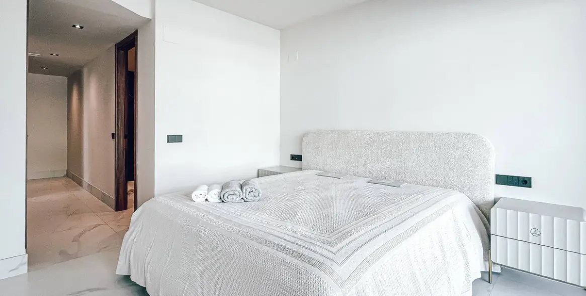 Sale of middle floor apartment in San Pedro de Alcántara 15