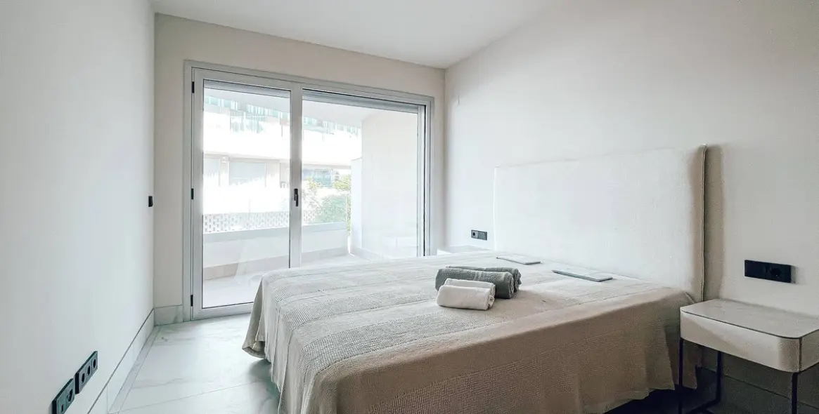 Sale of middle floor apartment in San Pedro de Alcántara 18