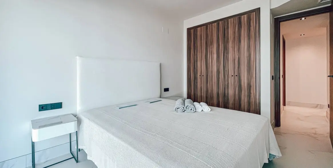 Sale of middle floor apartment in San Pedro de Alcántara 19
