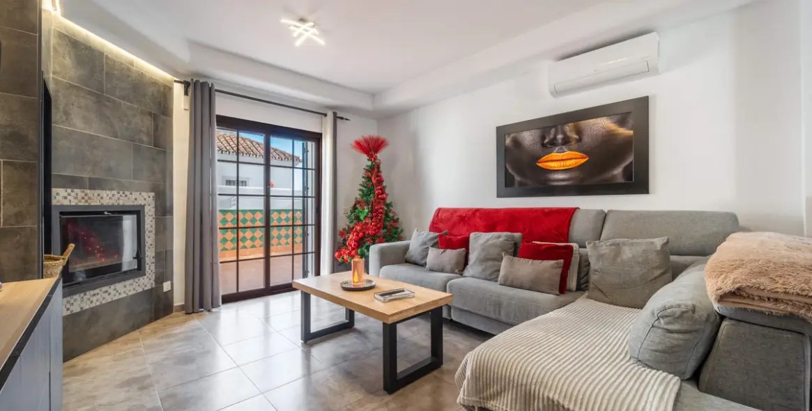 Venta de casa pareada en Estepona 1