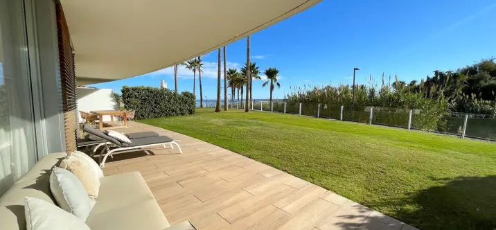 Продажа апартаментов на первом этаже в Estepona 1