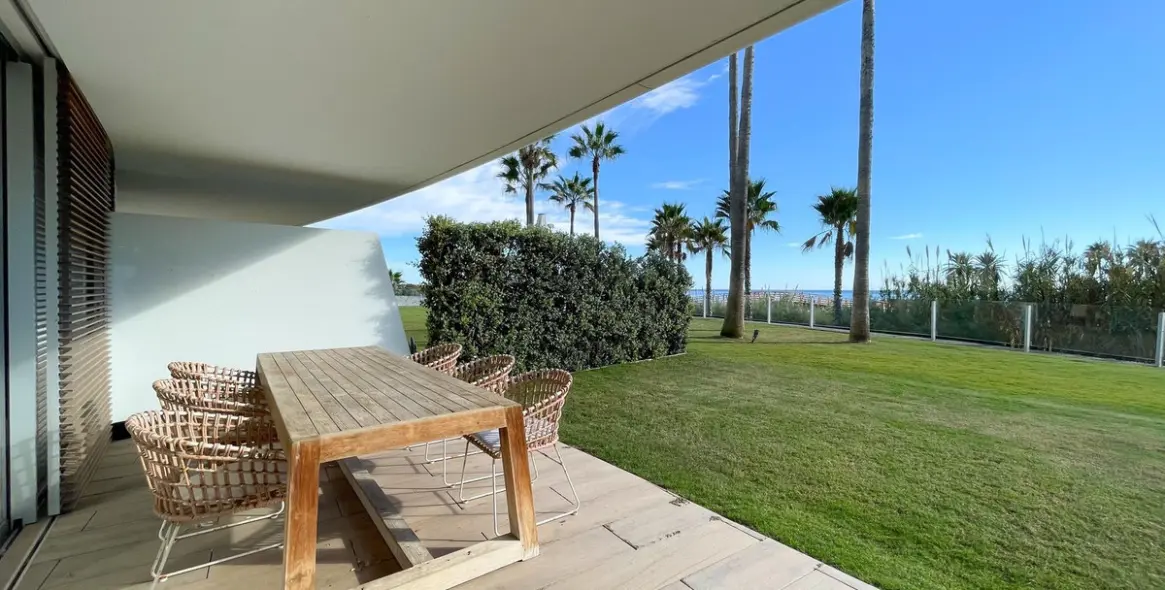 Продажа апартаментов на первом этаже в Estepona 4