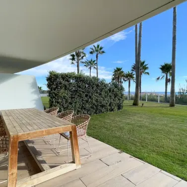 Продажа апартаментов на первом этаже в Estepona