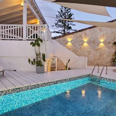 Venta de villa independiente en Estepona