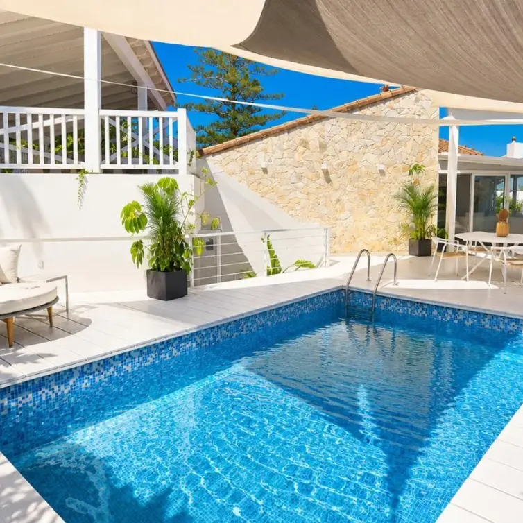 Продажа  отдельно стоящей виллы в Estepona