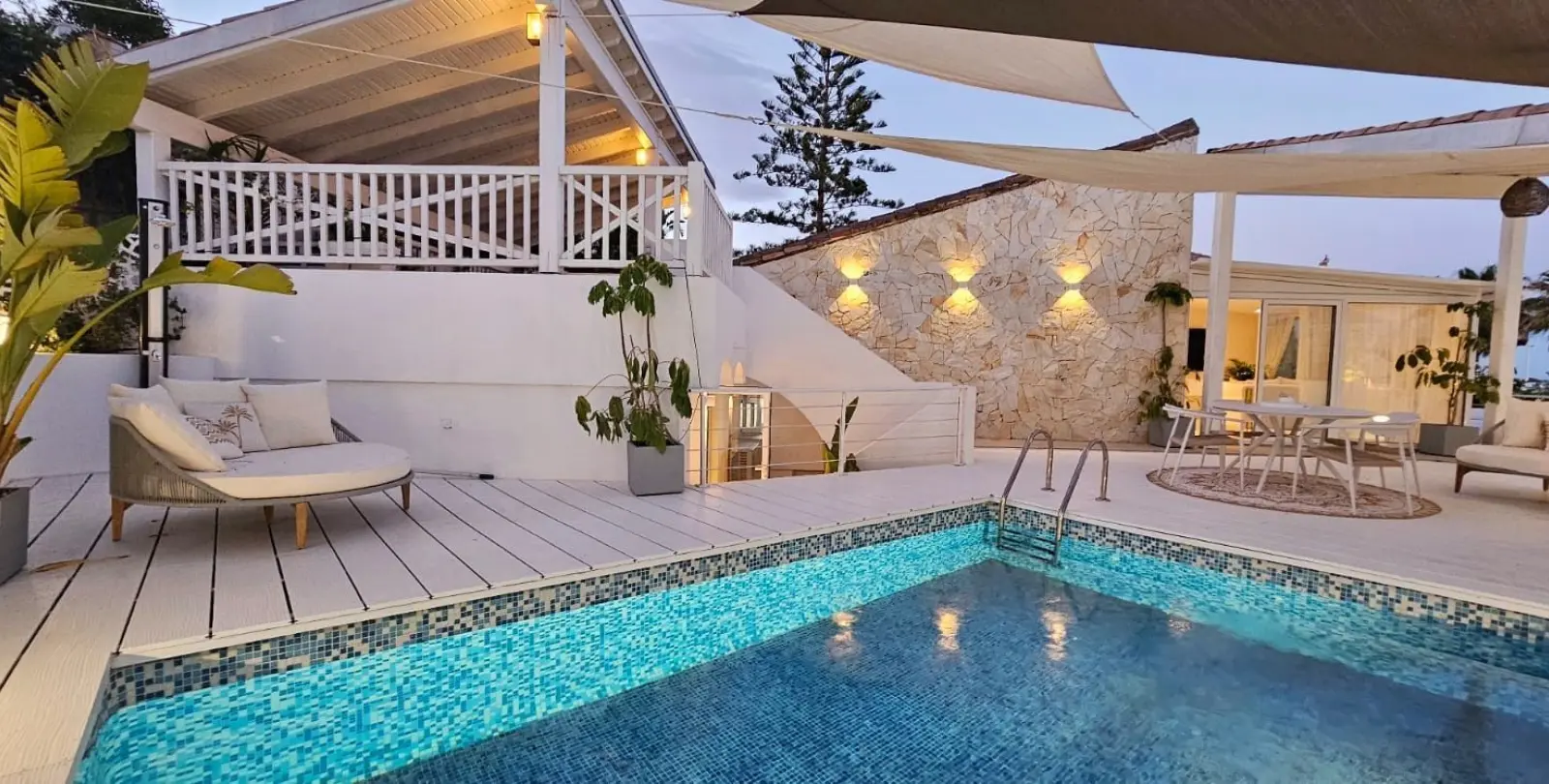 Продажа  отдельно стоящей виллы в Estepona 3