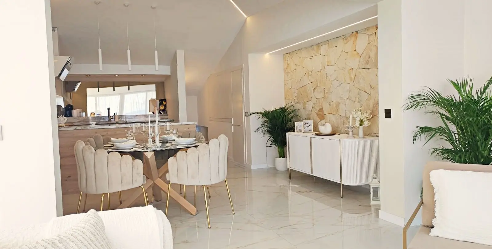 Продажа  отдельно стоящей виллы в Estepona 11