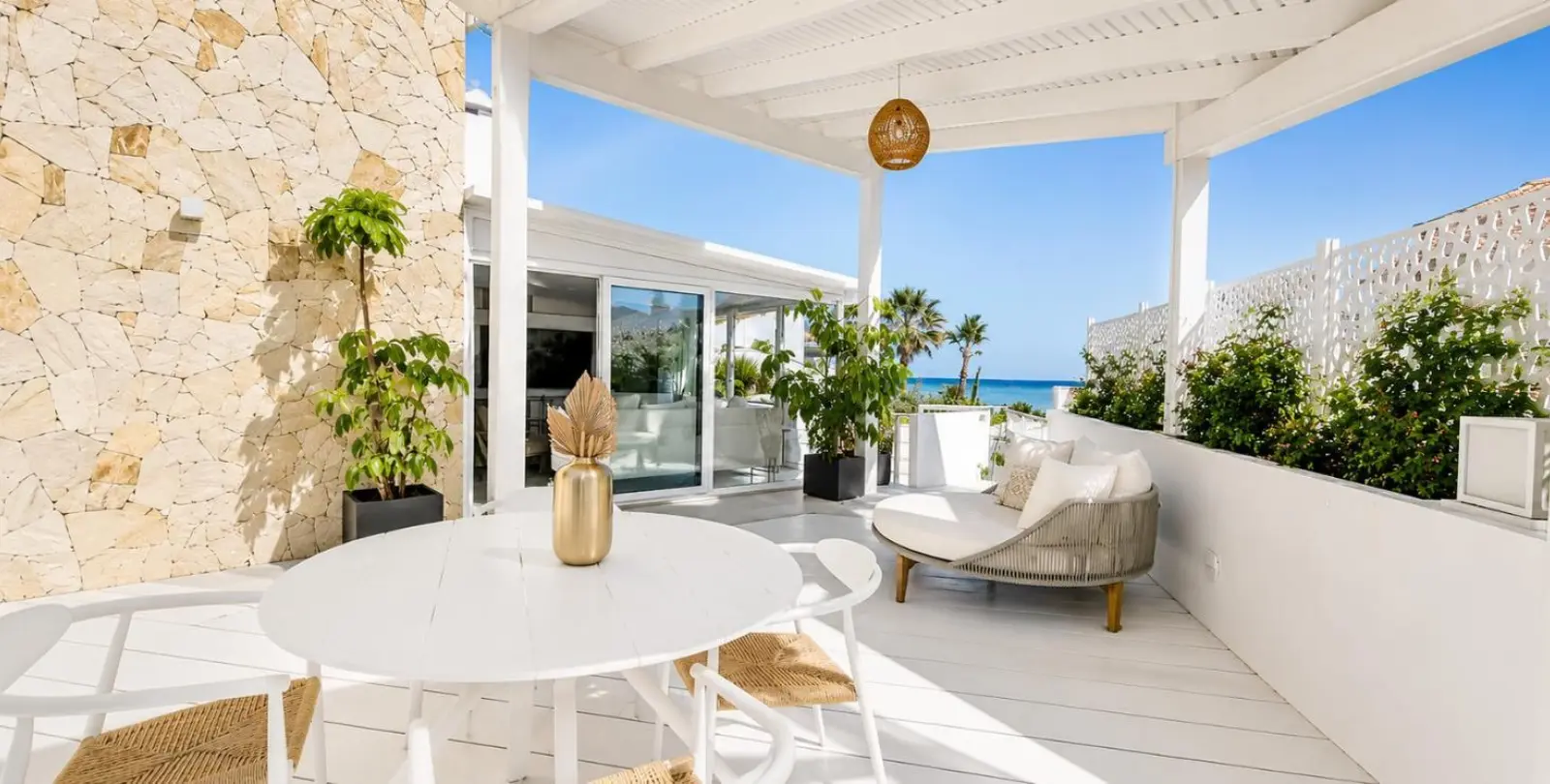 Продажа  отдельно стоящей виллы в Estepona 22