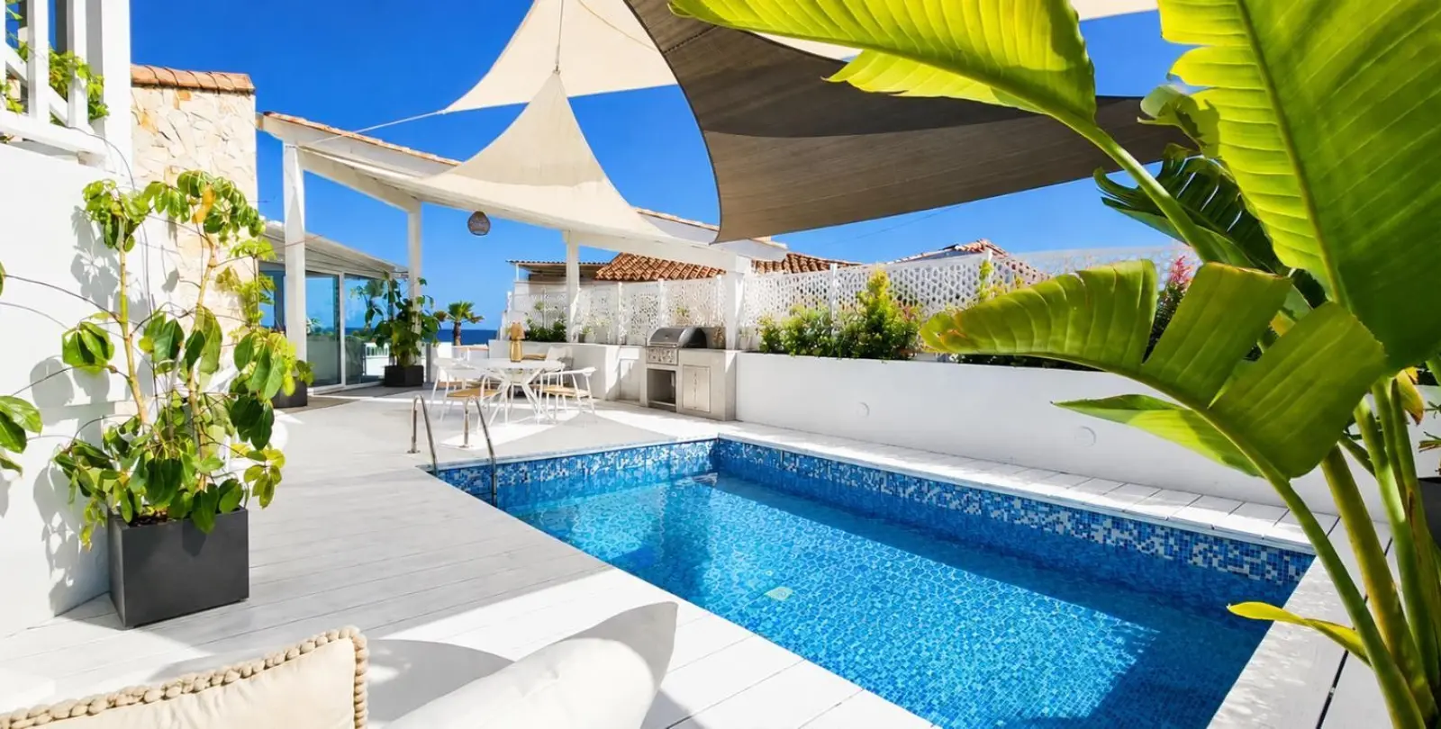 Продажа  отдельно стоящей виллы в Estepona 24