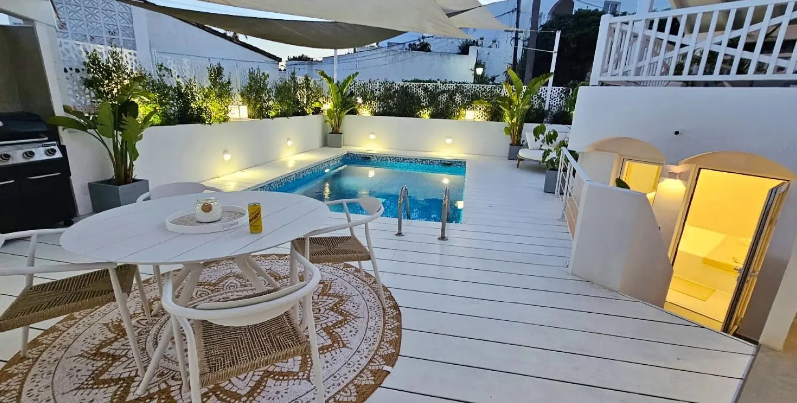Продажа  отдельно стоящей виллы в Estepona 42